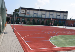 Remont nawierzchni boiska w Szkole Podstwowej nr 2 (photo)