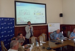 Gostyńskie pomysły i praktyki w zakresie wspierania MSP omawia Krzysztof Marzec. Fot. (C) SWPPG - Hanna Nowakowska (photo)