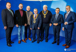 Gostyńska delegacja z gospodarzami (z lewej: dr A. Brzezinski, dyrektor generalny, z prawej prezes J. Dittrich). Fot. (C) HWK Dresden (photo)